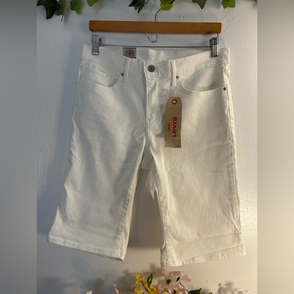 Levi's White Denim Mid Rise Slim Bermuda Shorts - Picture 3 of 15
